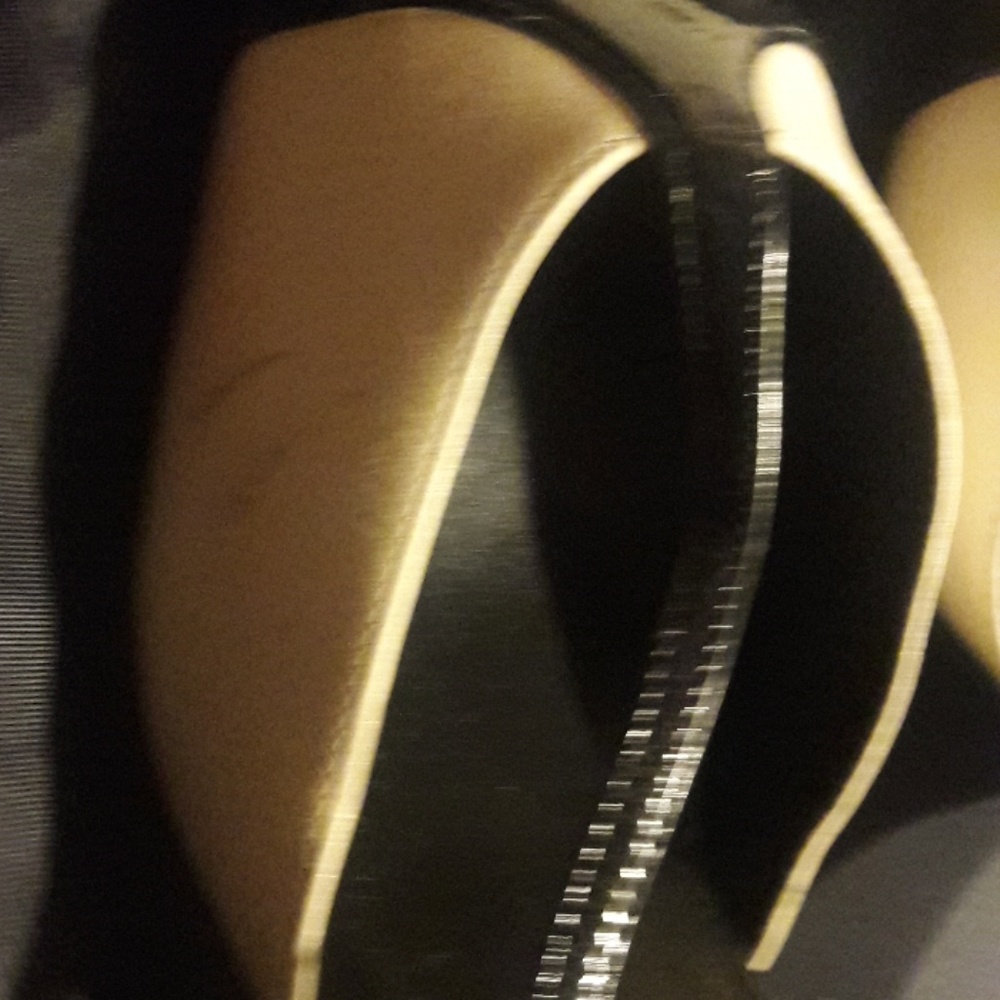 Shoes - Picture 5 of 7